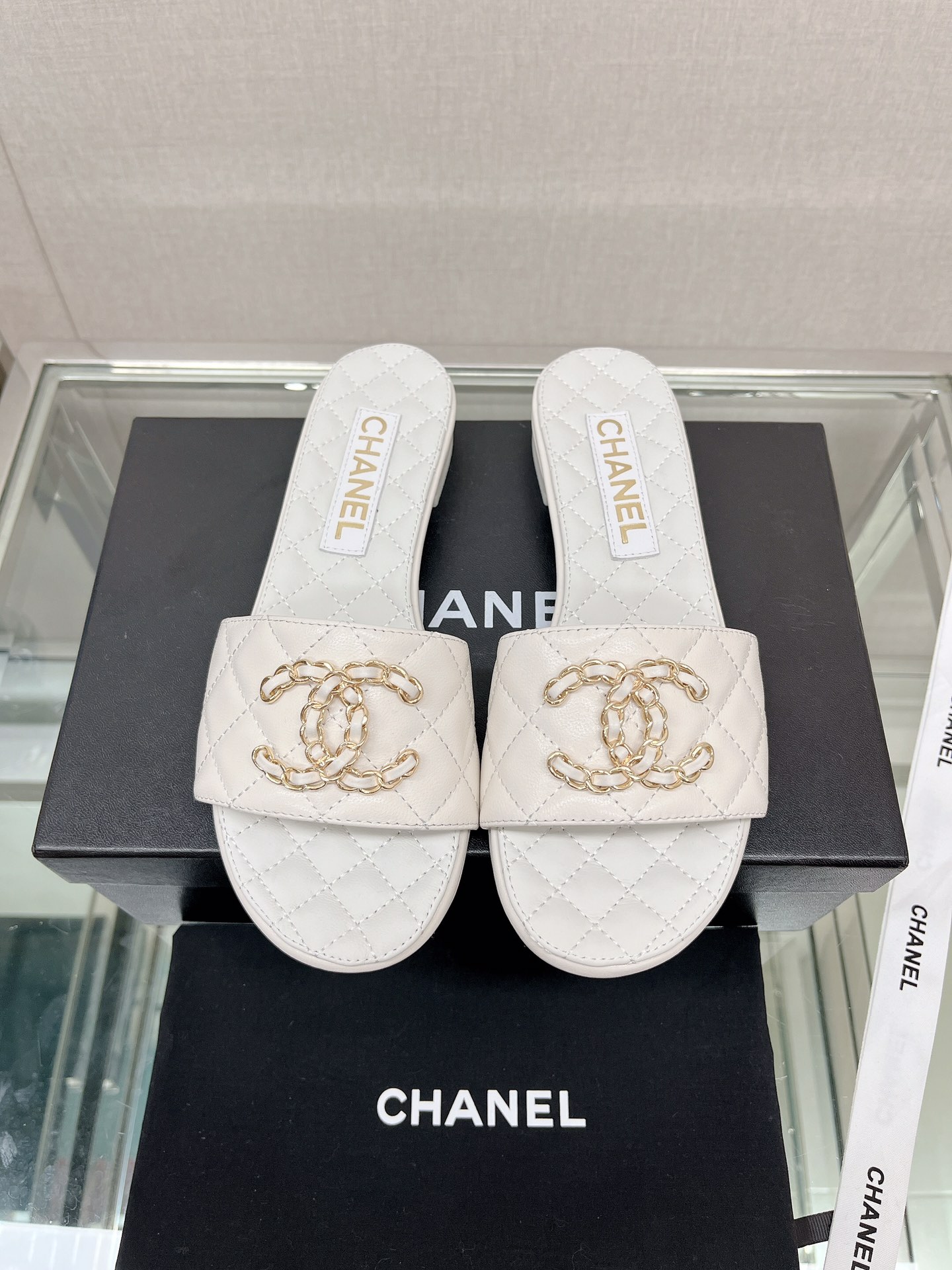 CHANEL 23Ss new diamond check chain double C buckle metal heel slippers sheepskin lining