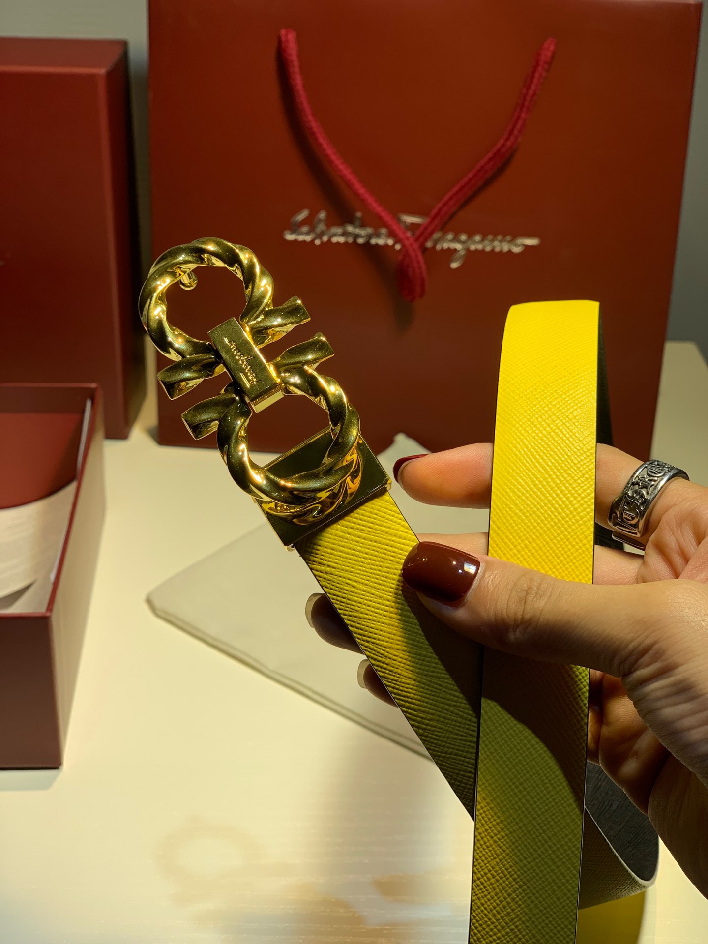 FERRAGAMO twist style