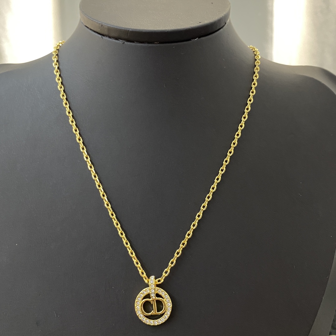 Dior necklace