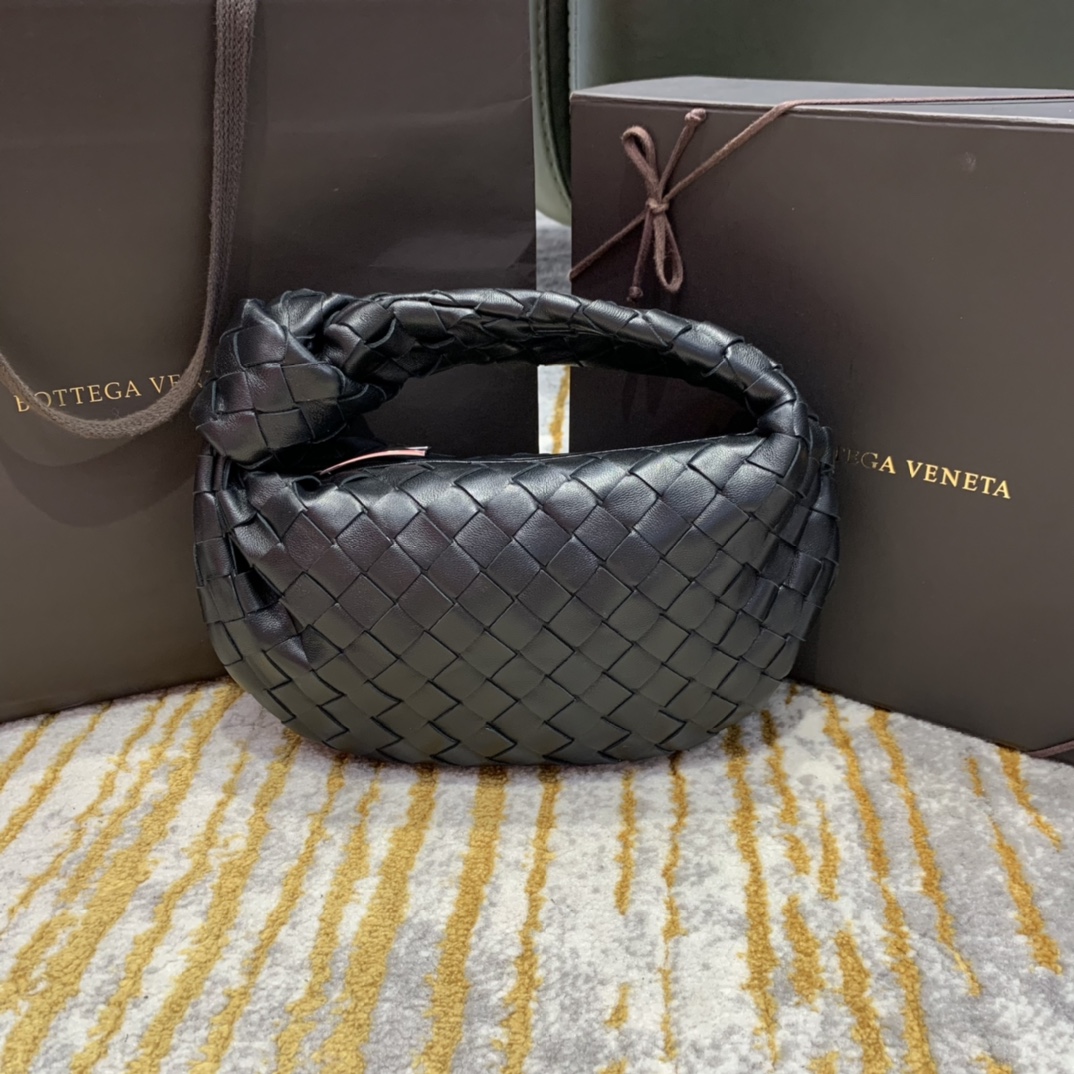 Bottega Veneta  🆕NEW🆕 JODIE #651876
