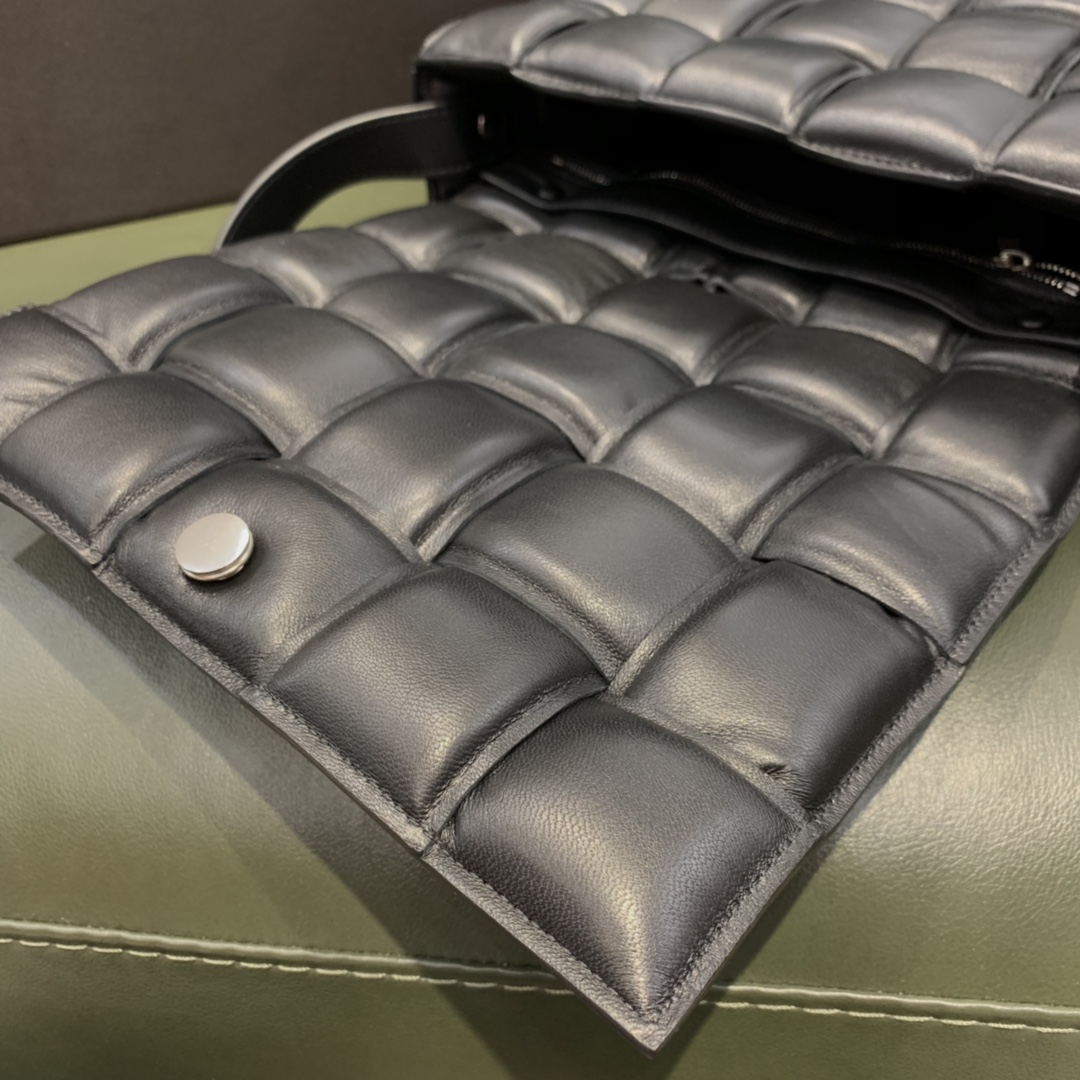 Bottega Veneta  PADDED  CASSETTE #591970