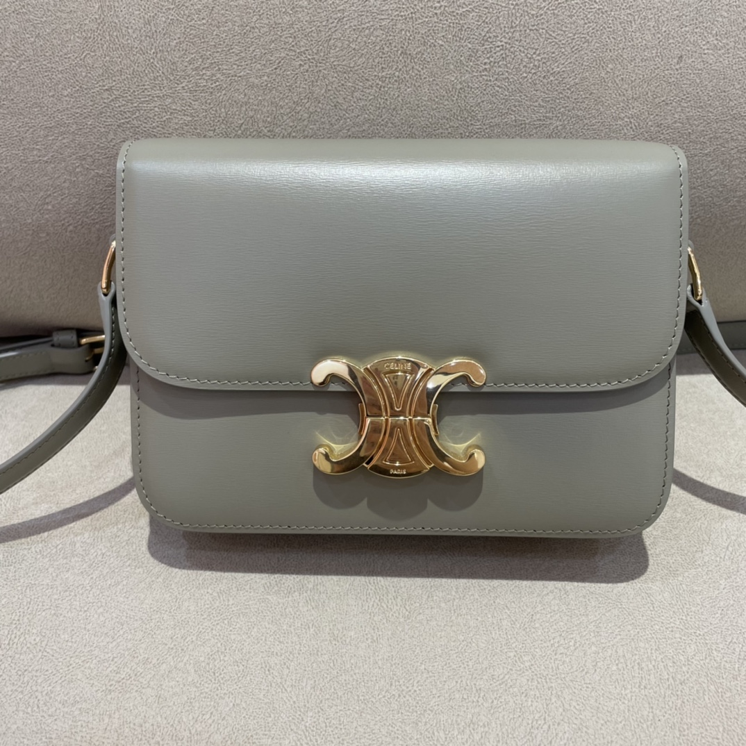 𝐂𝐞𝐥𝐢𝐧𝐞 Triomphe teen 18.5cm