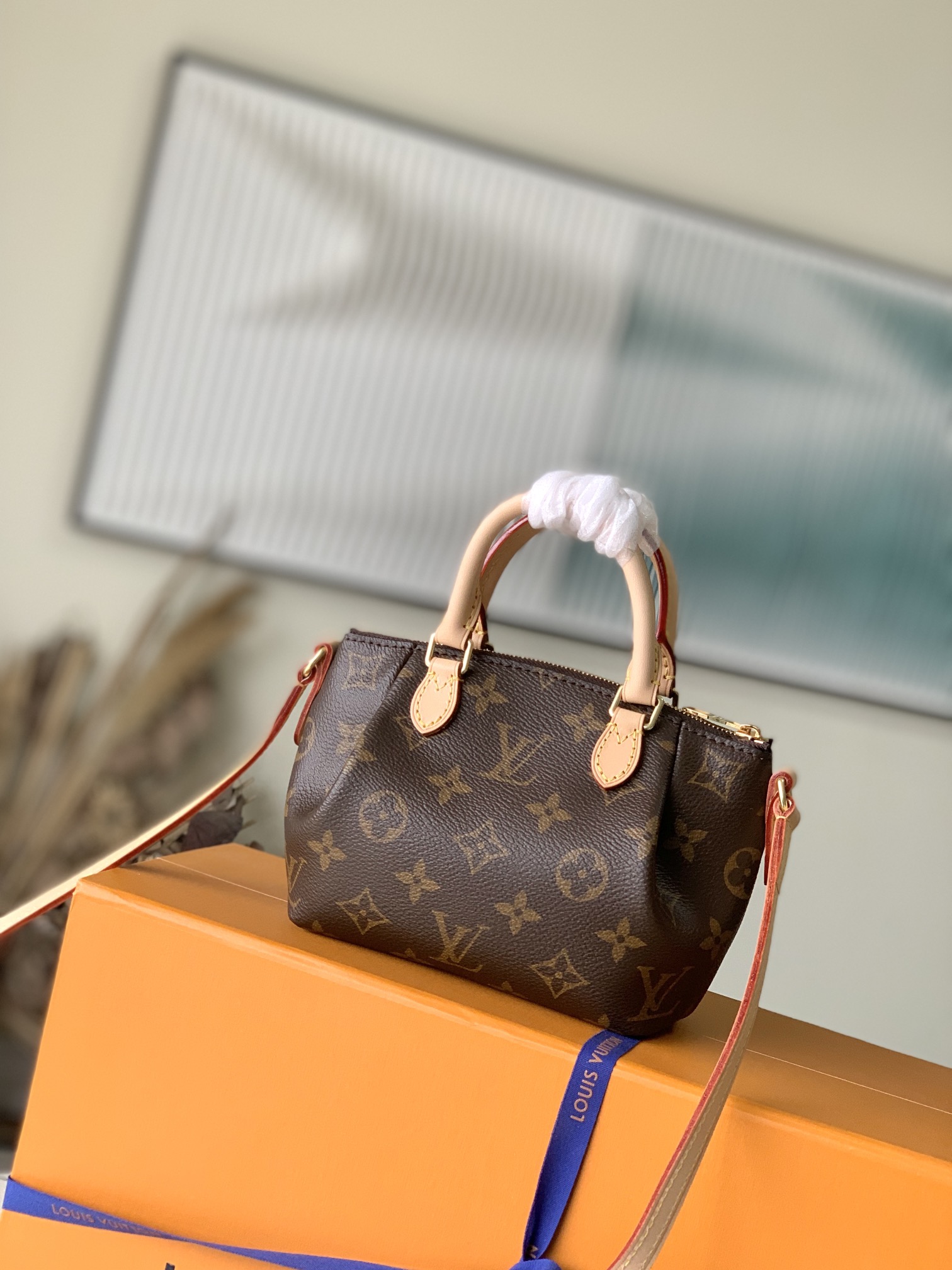 𝐋𝐎𝐔𝐈𝐒 𝐕𝐔𝐈𝐓𝐓𝐎𝐍  M61253