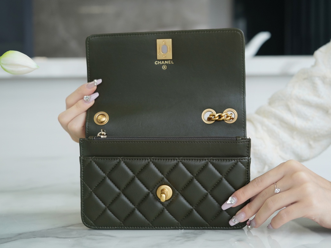 𝗖𝗛𝗔𝗡𝗘𝗟✦ 𝟮𝟐𝑲 Adjustment gold bead clasp Double C 𝗹𝗼𝗴𝗼 embossed small gold column woc adjustable buckle Cuban green