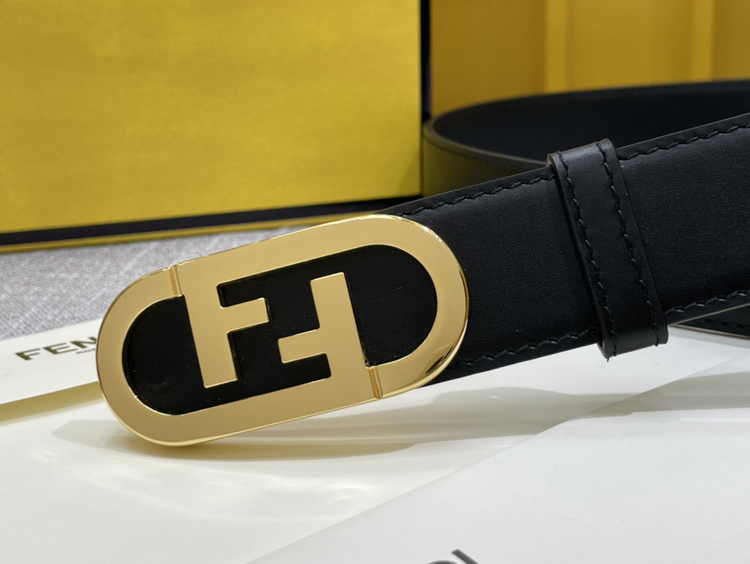 FENDI new 🌿 narrow belt with loops