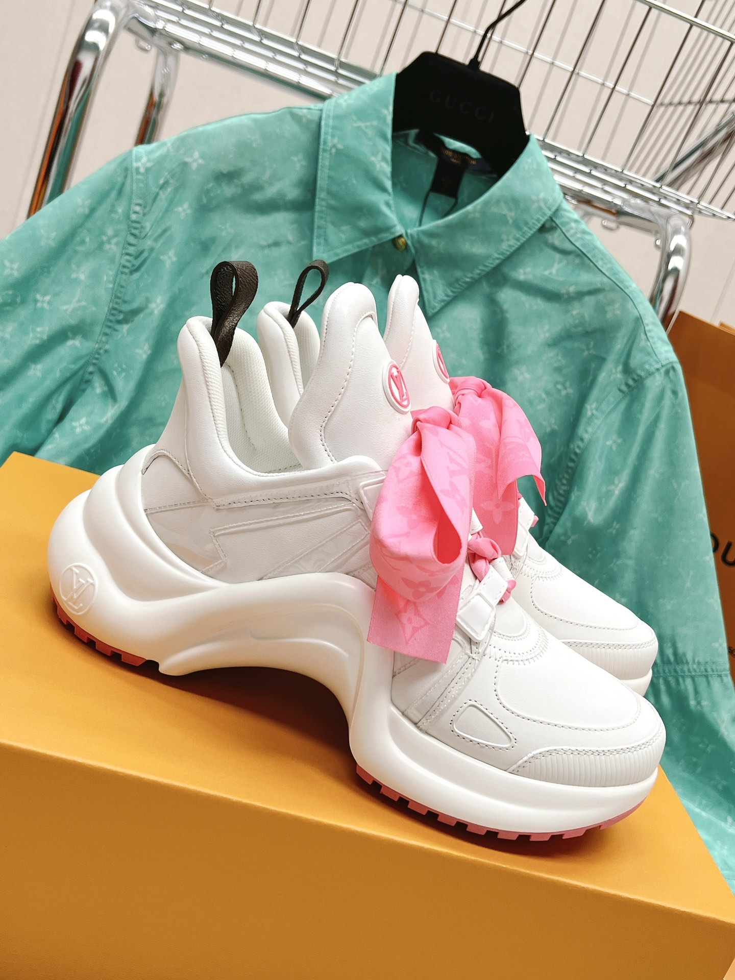 Louis Vuitton 2023 new color series old shoes