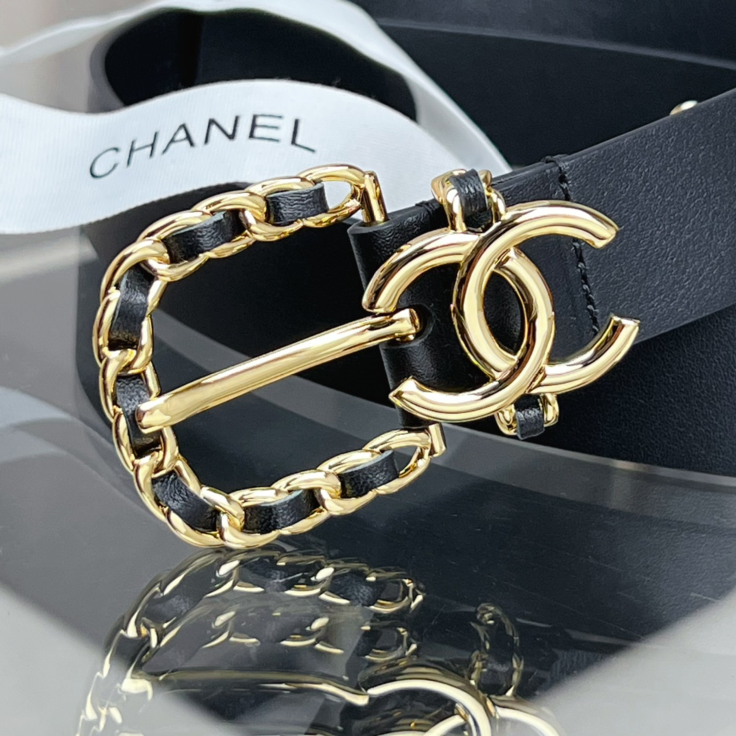 𝗖𝗛𝗔𝗡𝗘𝗟 Classic denim blue belt