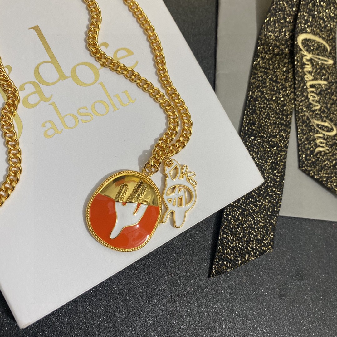 Dior necklace