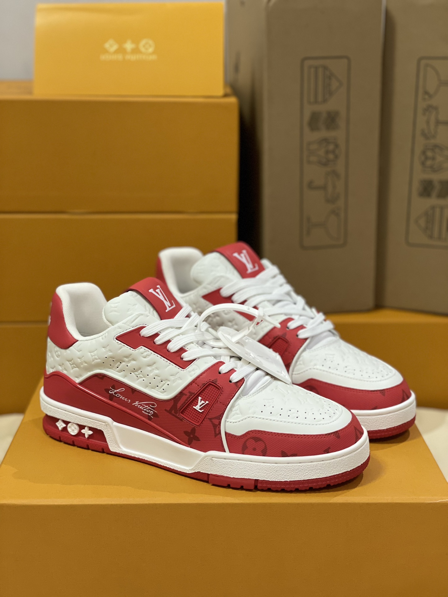 Louis Vuitton Trainer Sneakers Couple Model LD 0727