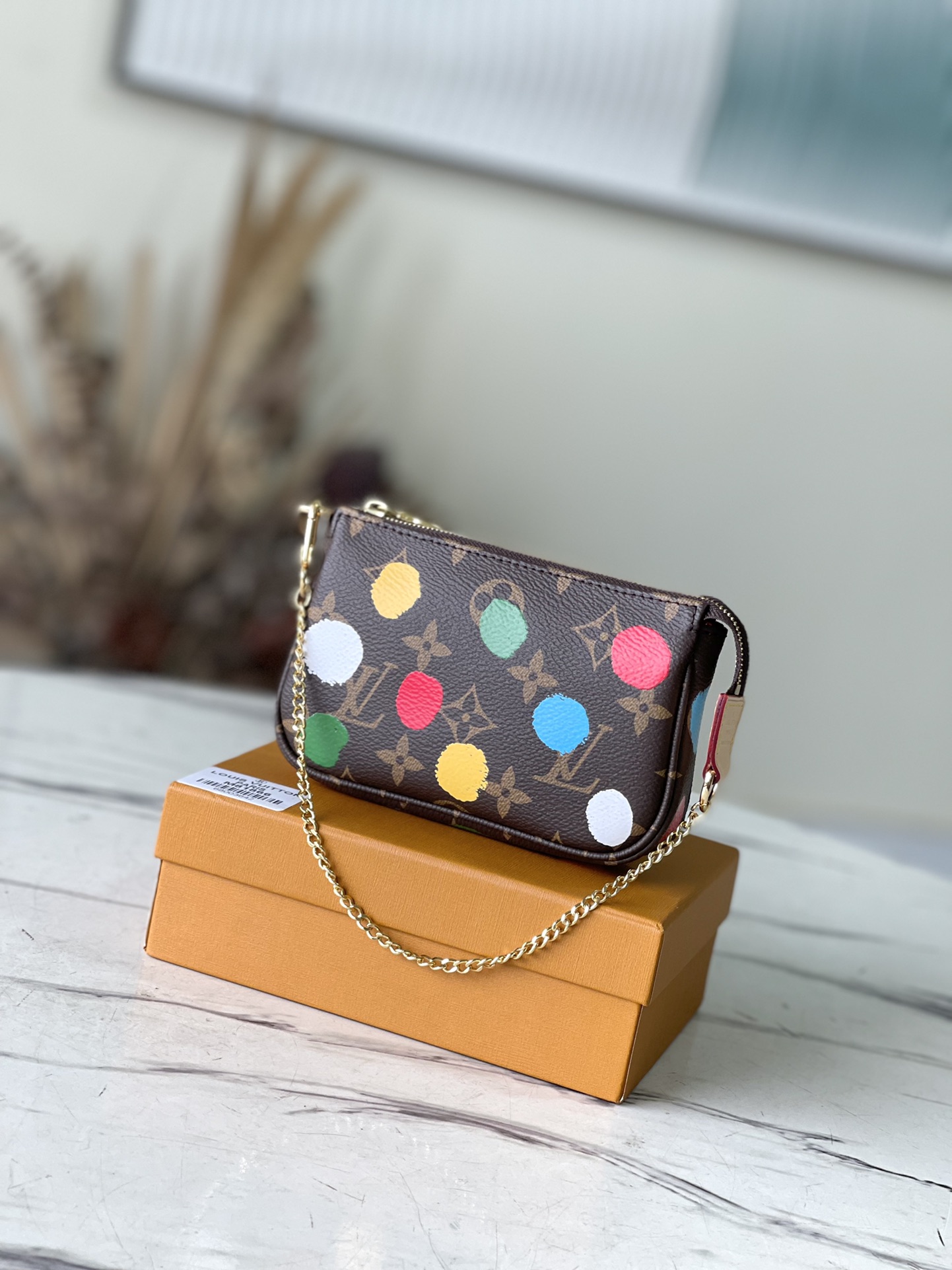 𝐋𝐎𝐔𝐈𝐒 𝐕𝐔𝐈𝐓𝐓𝐎𝐍   M81866