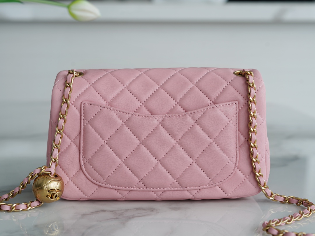 𝗖𝗛𝗔𝗘𝗡𝗟✦ metal ball 𝑴𝒊𝒏𝒊 genuine leather pink