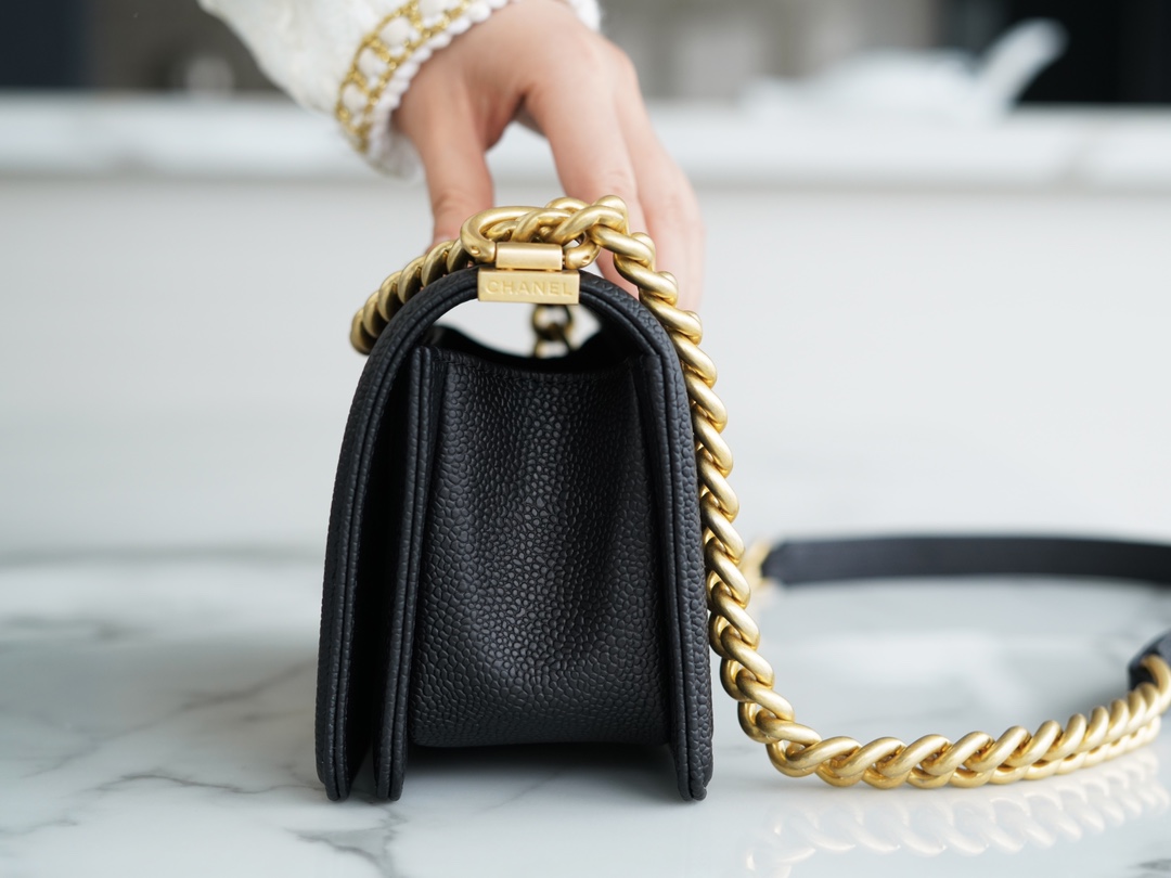 𝗖𝗵𝗮𝗻𝗲𝗹 𝗟𝗲𝗯𝗼𝘆 Imported custom caviar calfskin:Large ball pattern Small Black Gold