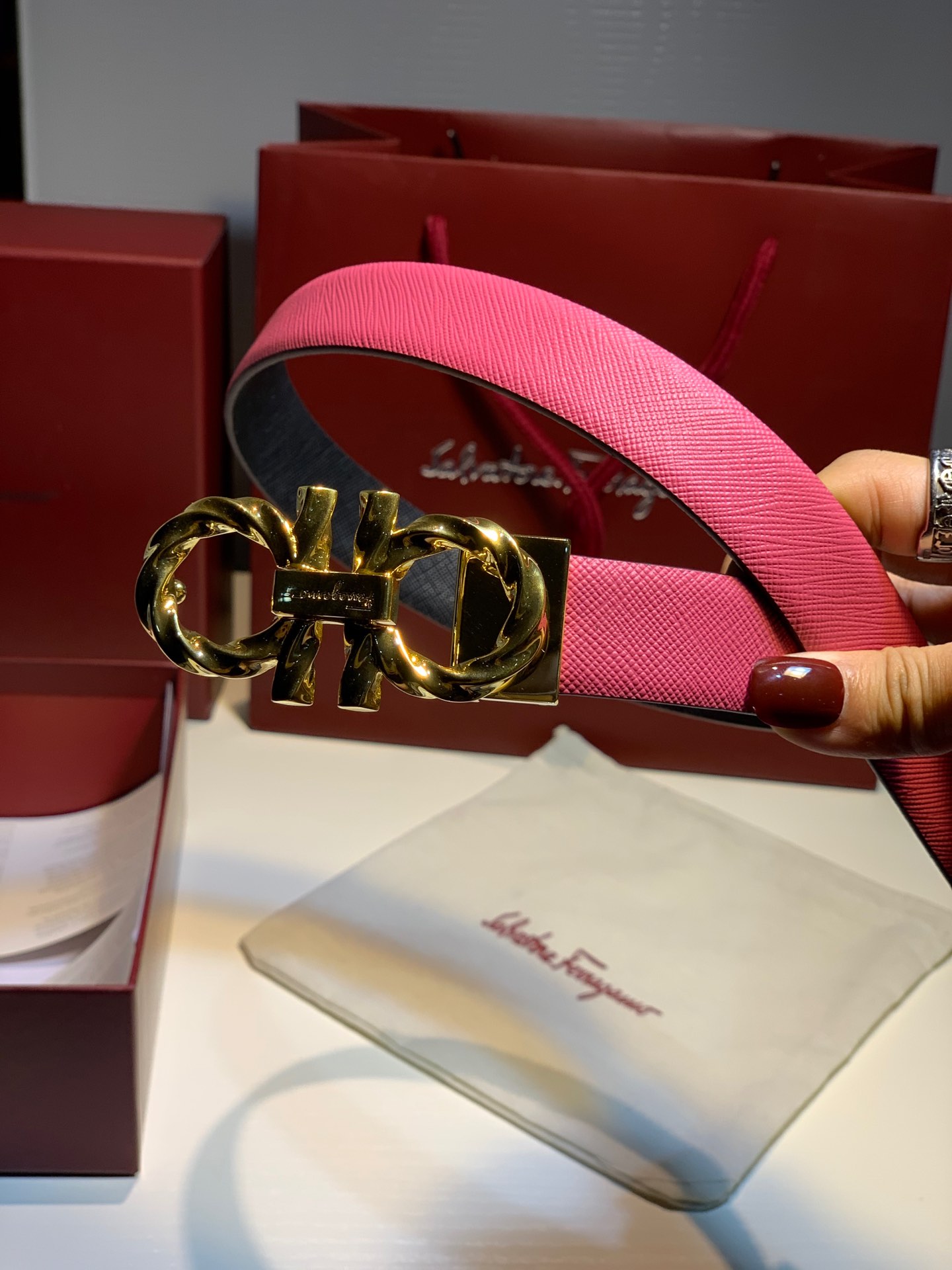 FERRAGAMO twist style