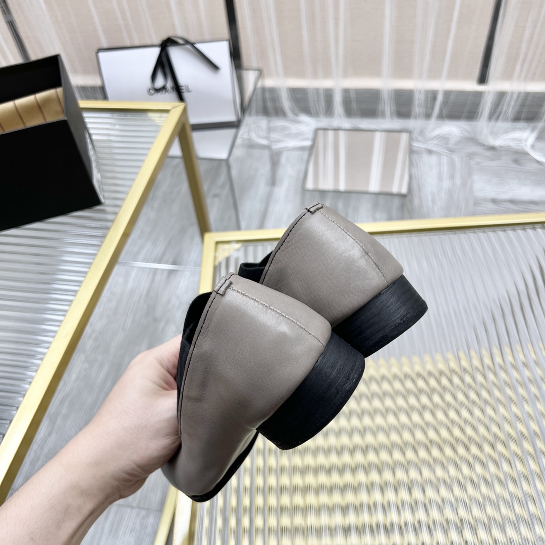 𝐔𝐌𝐀 𝐖𝐀𝐍𝐆｜𝟐𝟎𝟐𝟑/𝐒𝐒 𝐧𝐞𝐰  UMA WANG classic models retro do old ballet shoes