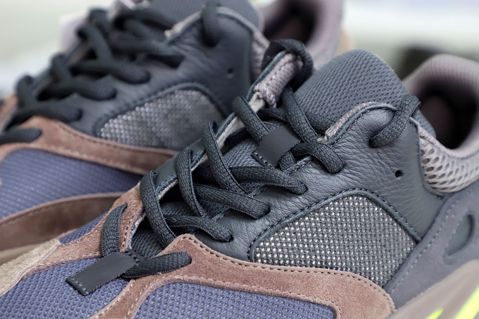 YEEZY BOOST 700 MAUVE