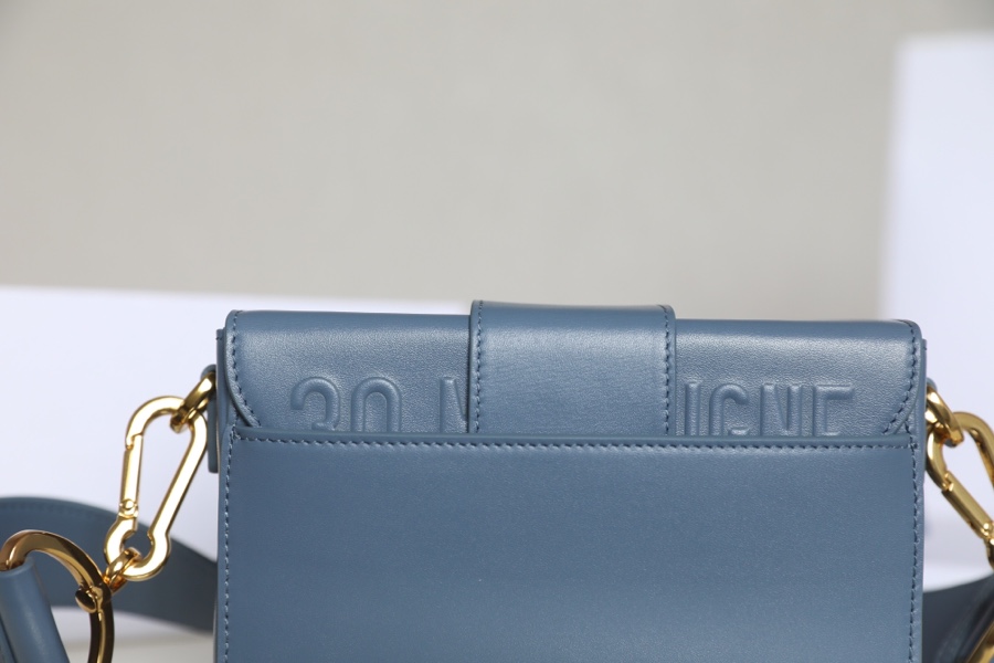Montaigne Denim Blue 𝙢𝙞𝙣𝙞 Box Bag