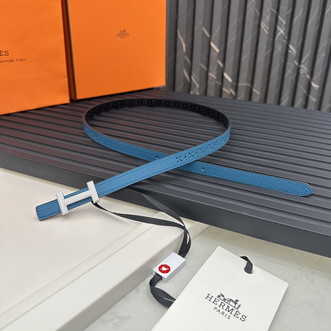 Reversible belt in Hermes Swift and perforated Epsom calfskin