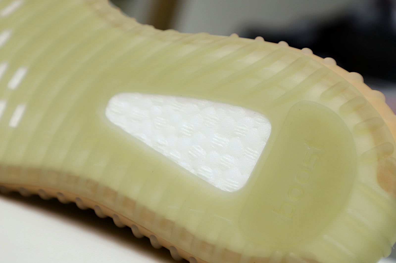 YEEZY BOOST 350 V2 TRUE FORM