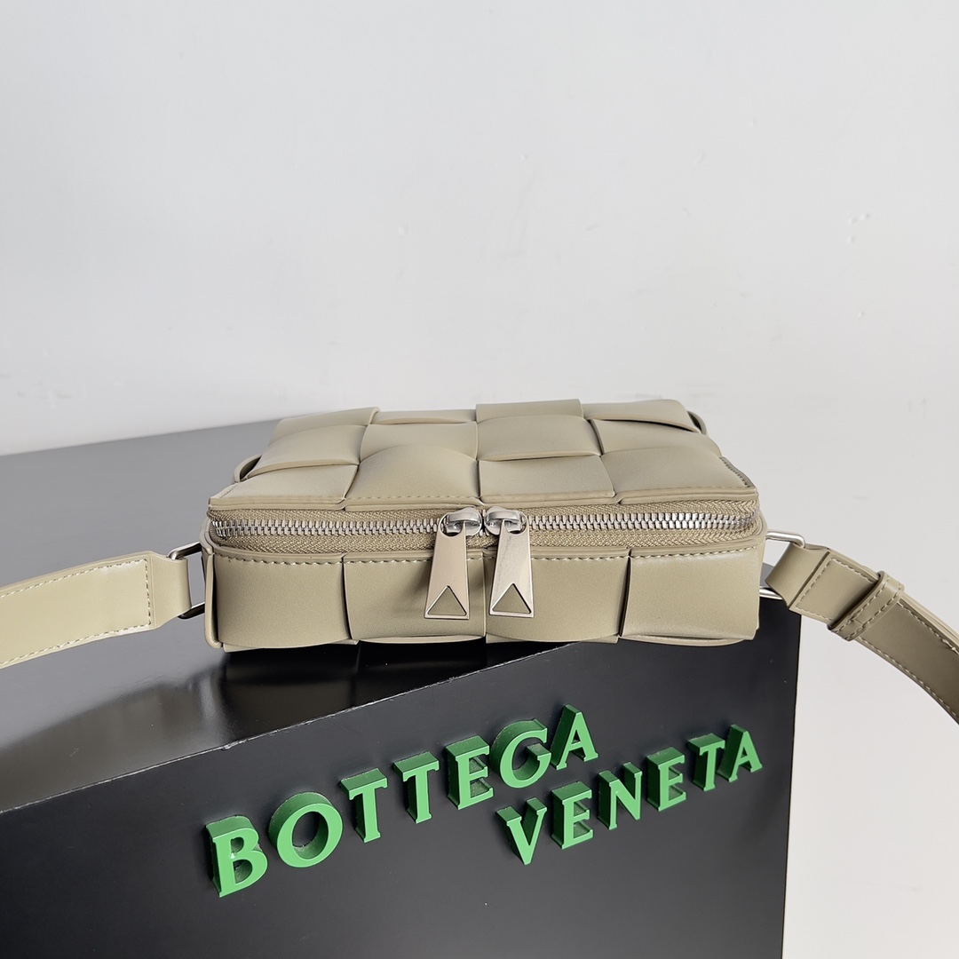 Bottega Veneta BV Men's Camera Bag Taupe #730027