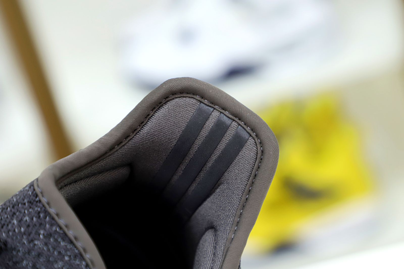 YEEZY BOOST 350 V2 BLACK REFLECTIVE