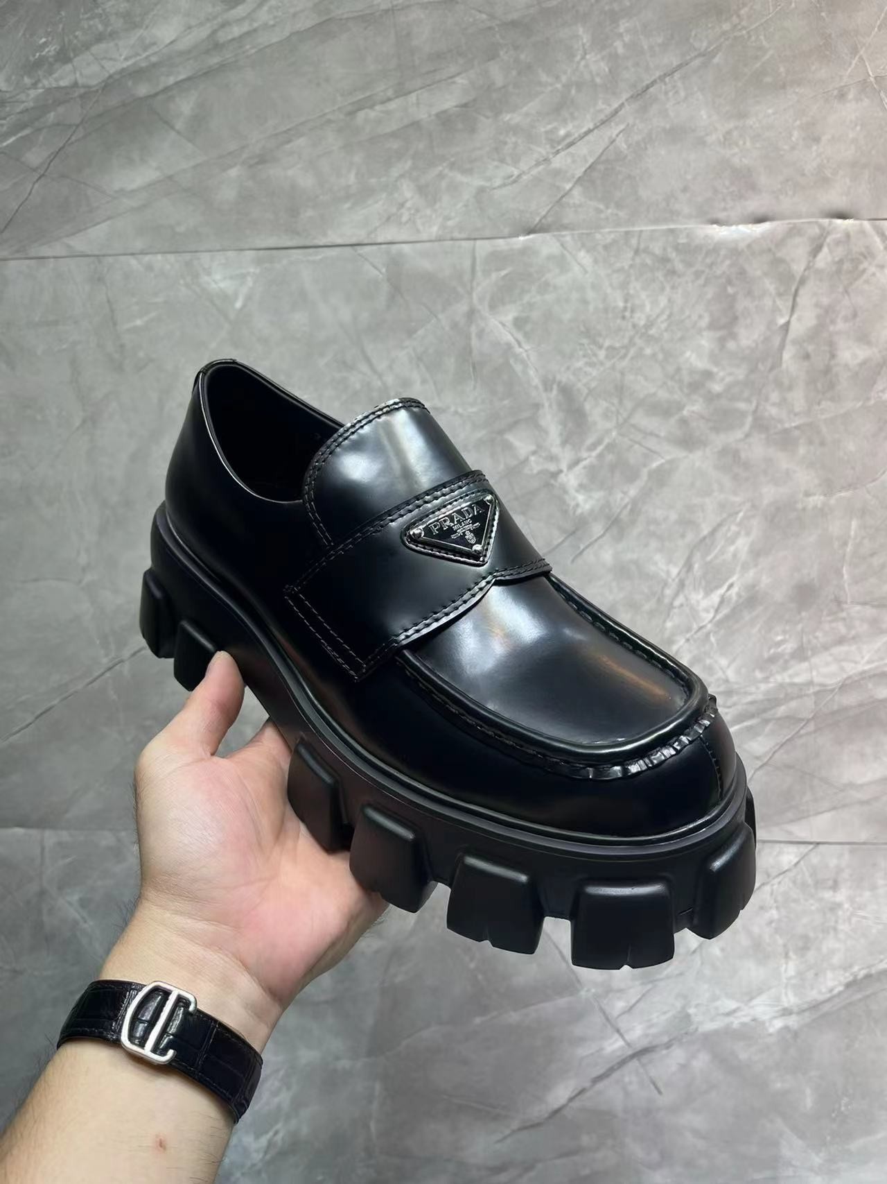 Prada Carrefour‘s shoes