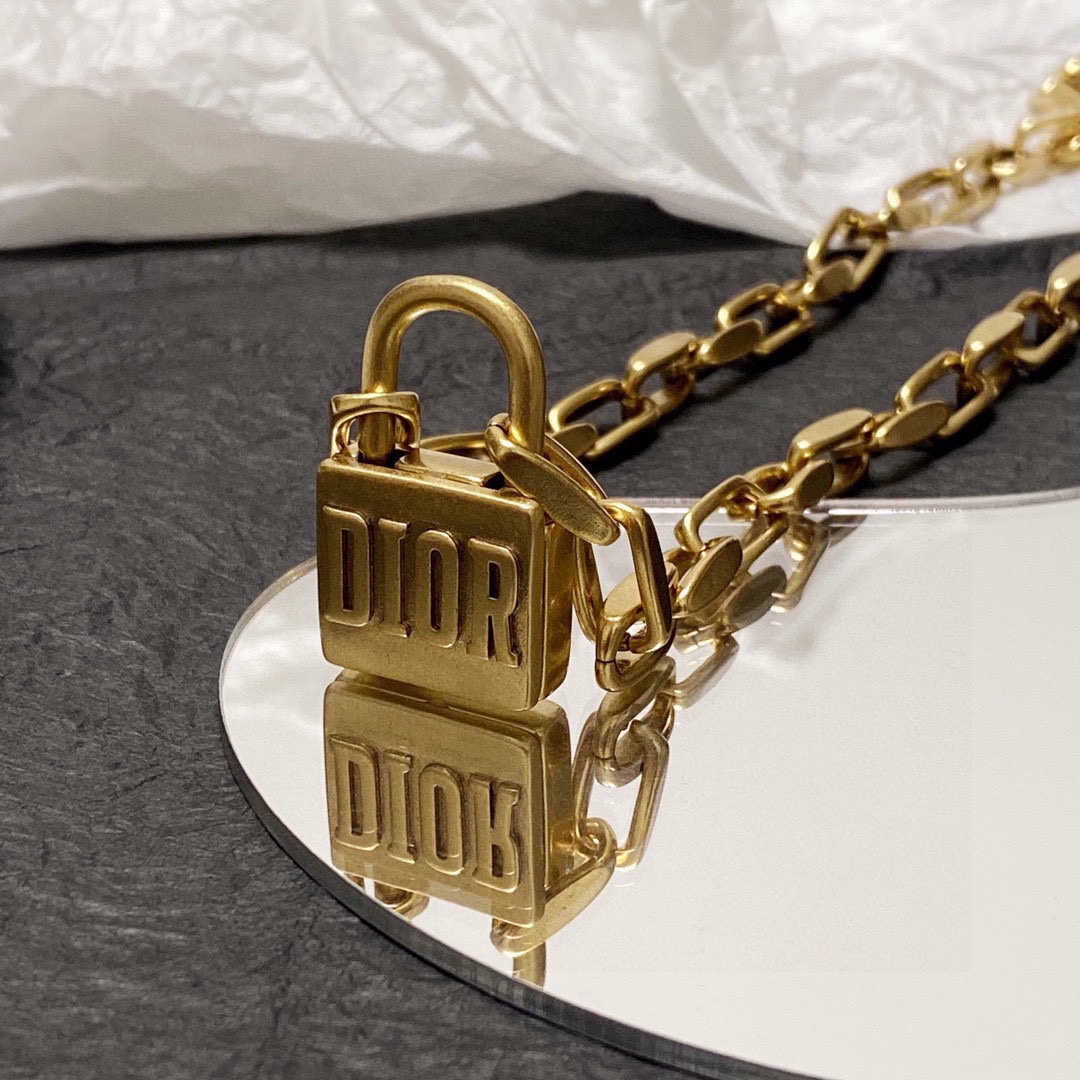 Dior necklace