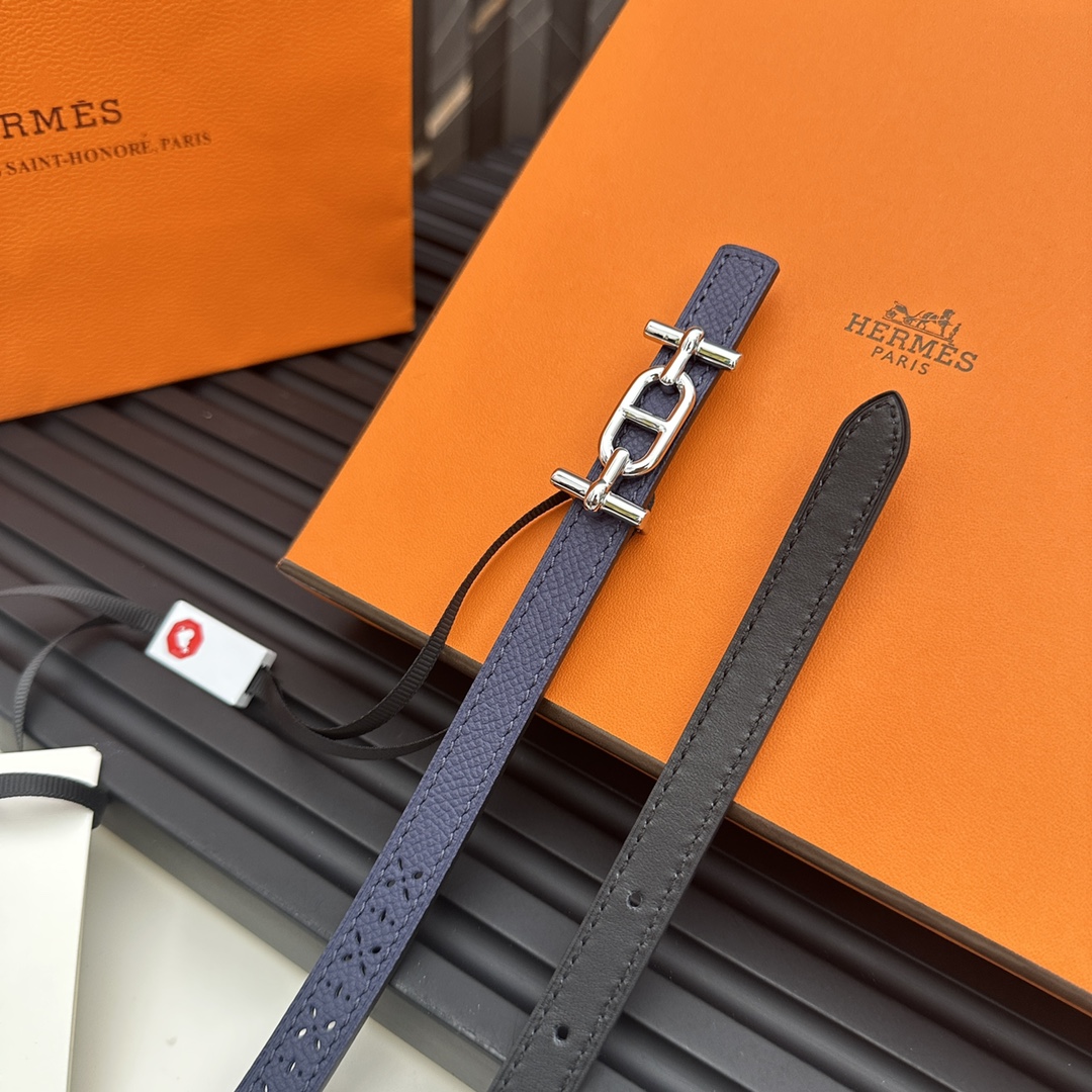 Reversible belt in Hermes Swift and perforated Epsom calfskin