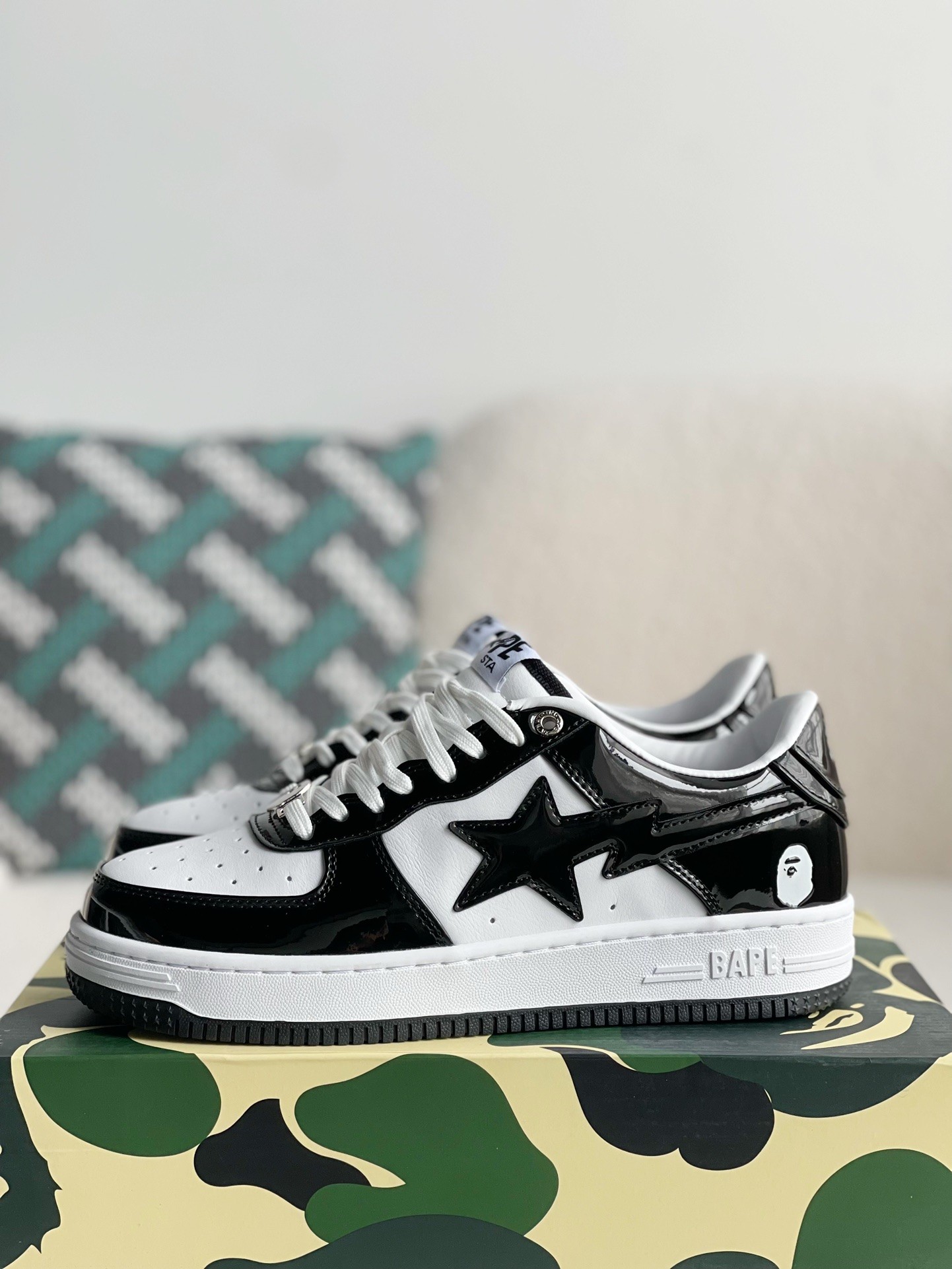 A BATHING APE Mens BAPE STA LOW SNEAKER
