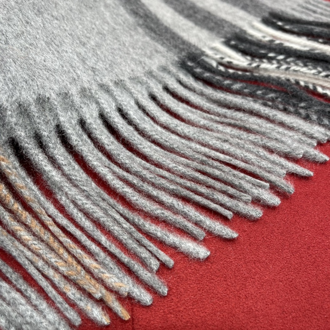 Burberry Classic Check Scarf