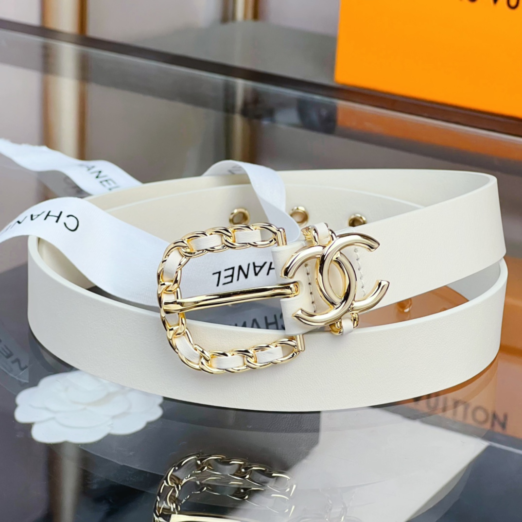 𝗖𝗛𝗔𝗡𝗘𝗟 Classic denim blue belt