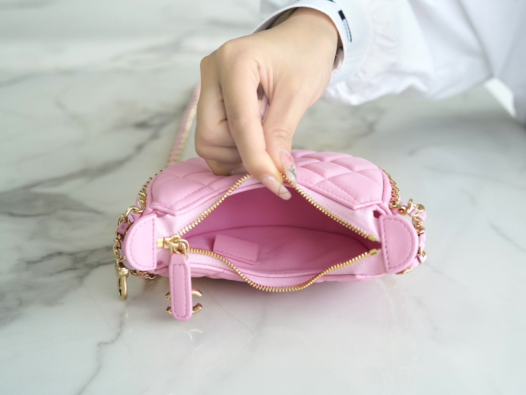 𝗖𝗛𝗔𝗡𝗘𝗟 23p moon/moon bag small pink