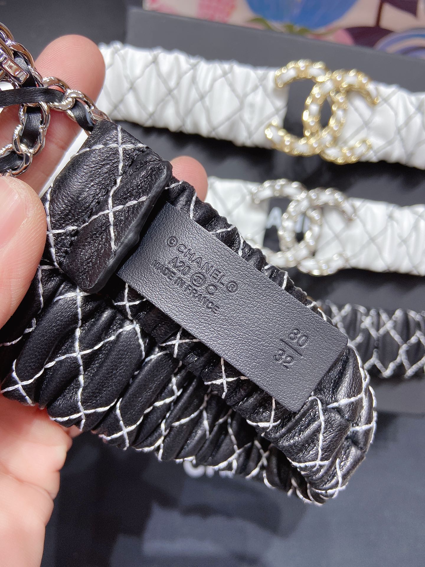 𝗖𝗛𝗔𝗡𝗘𝗟 classic lambskin elasticated waistband