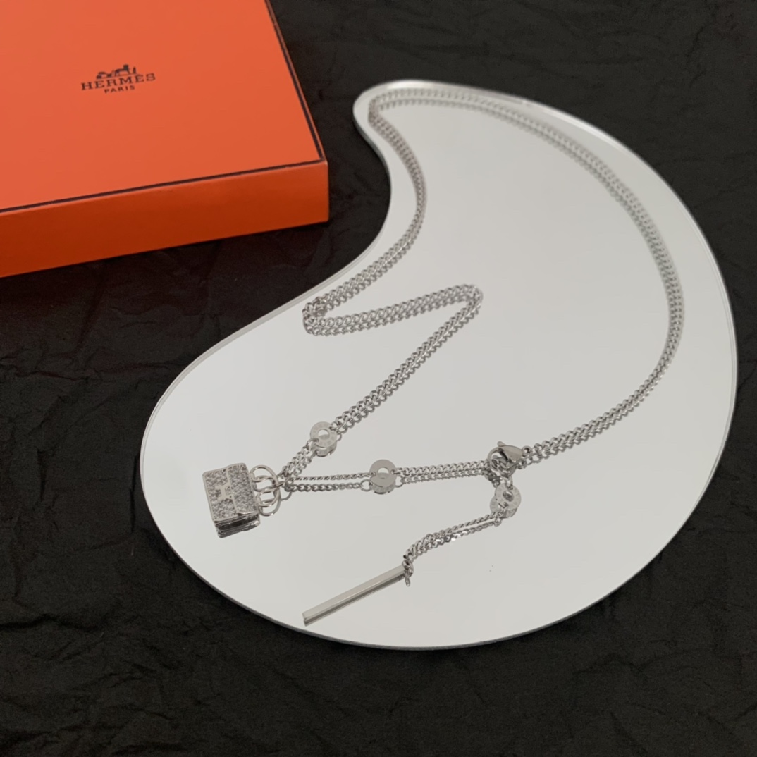 Hermes necklace