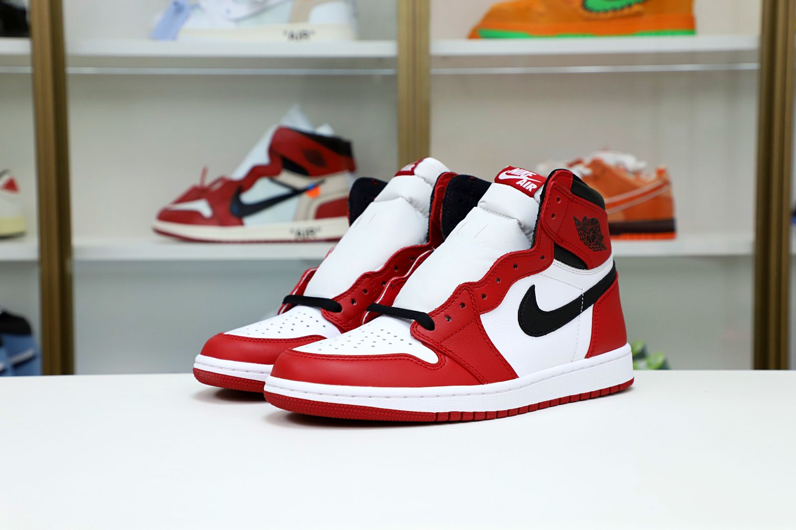 AIR JORDAN 1 RETRO HIGH OG CHICAGO 2015