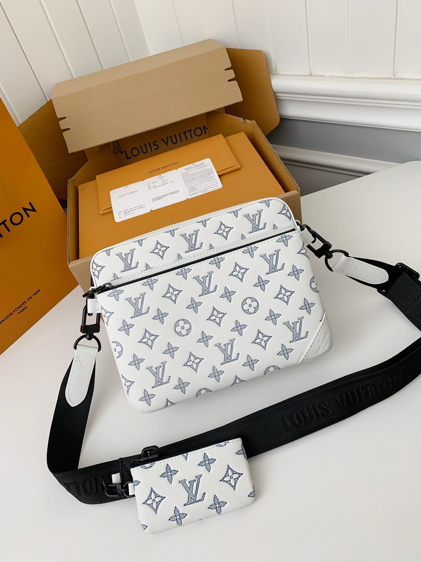 Louis Vuitton The new TRIO Postman Pack M24753 Size： 25*18.5*7cm