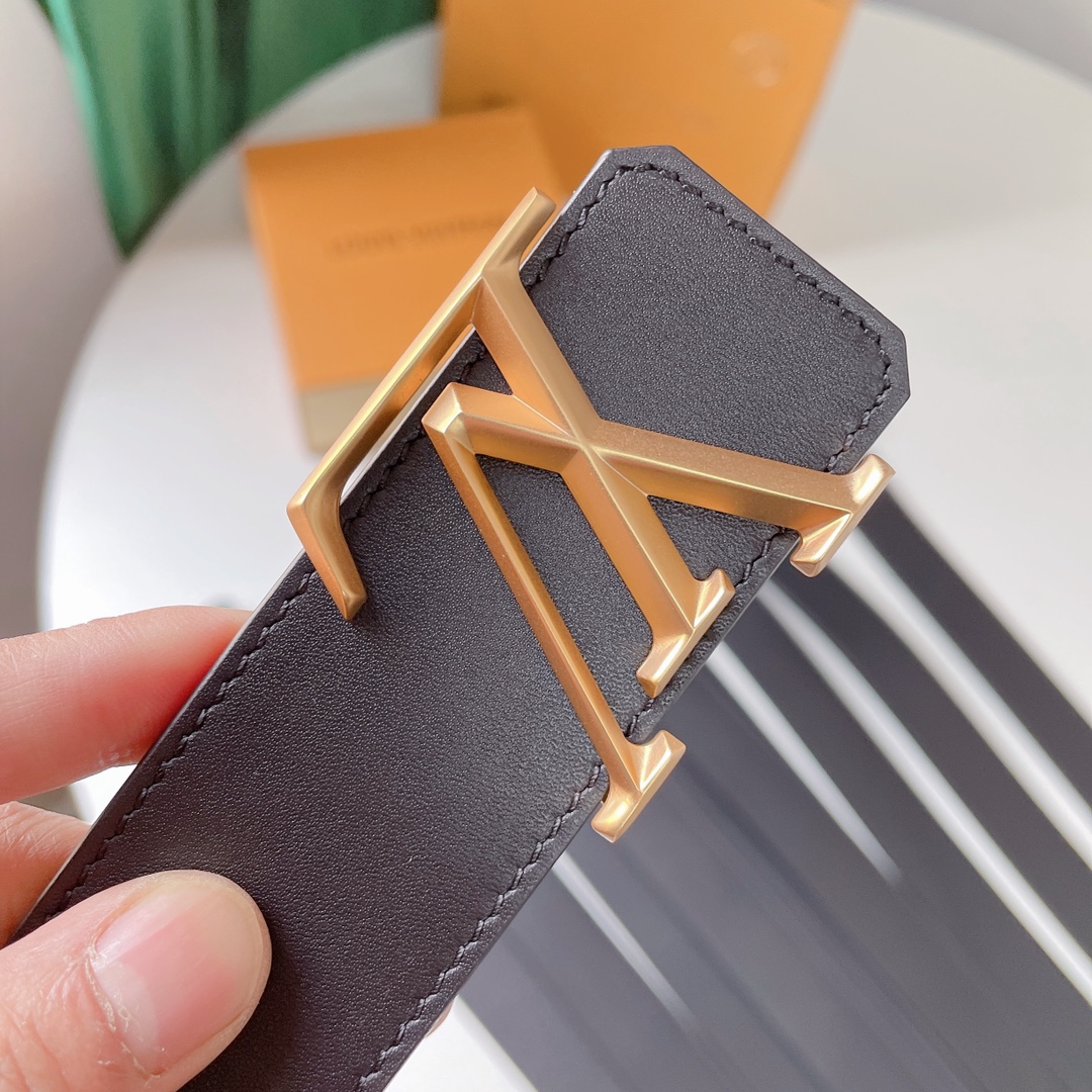 Reversible plain belt