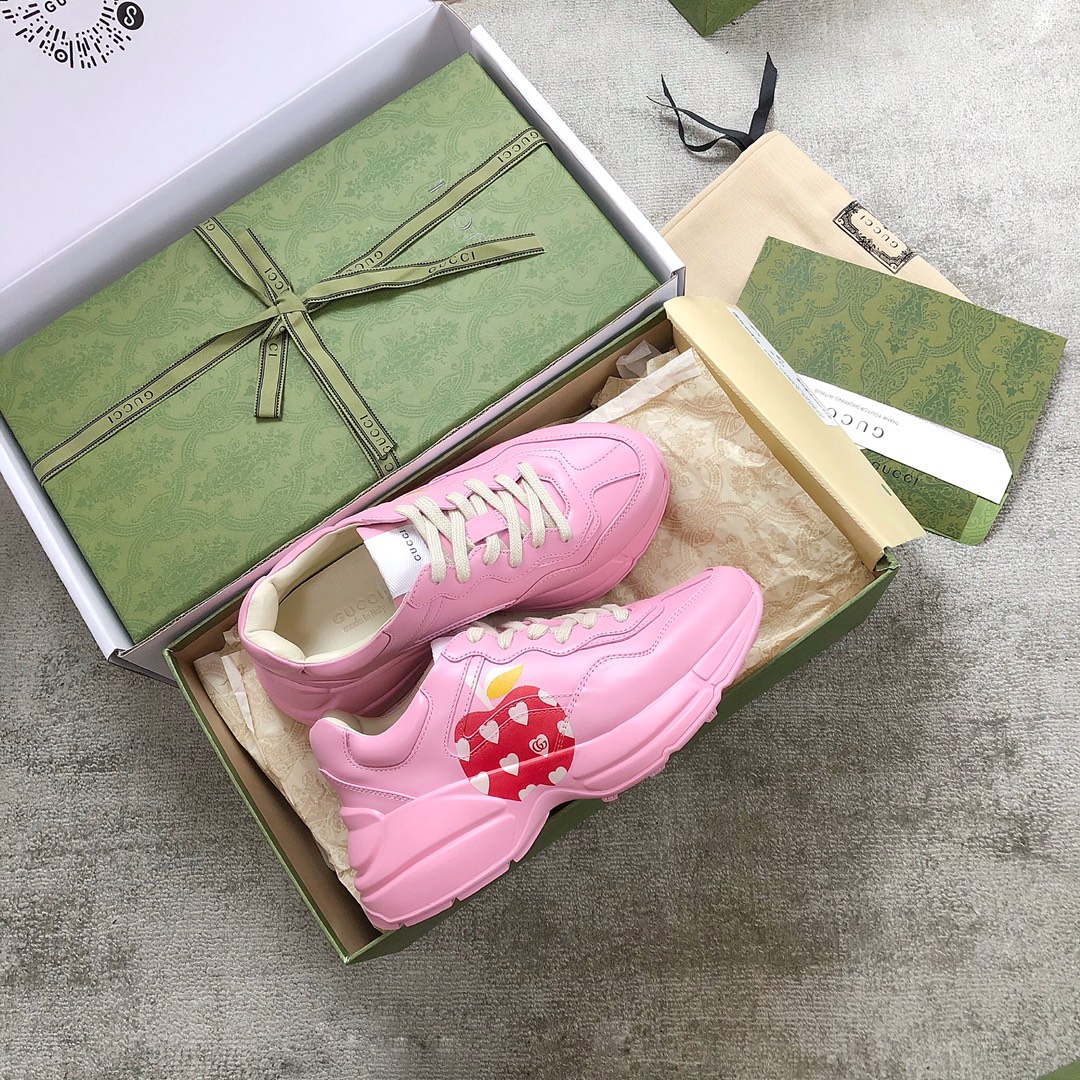 Gucci Pops This collection incorporates many flora and fauna elements Original material Pink Apple Women's