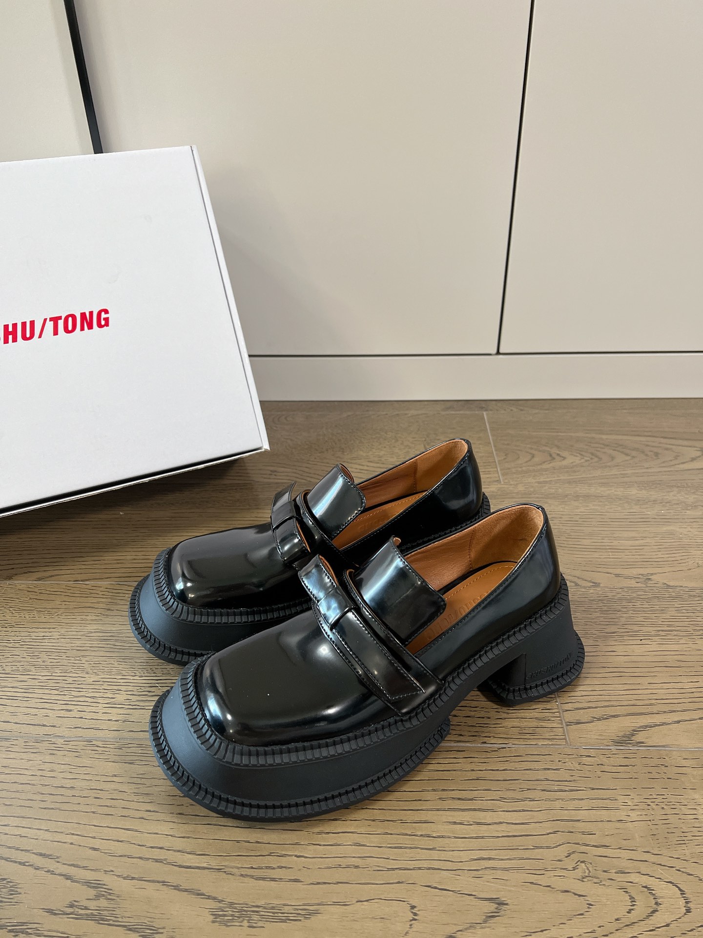 𝐒𝐇𝐔𝐒𝐇𝐔𝐓𝐎𝐍𝐆｜𝟐𝟎𝟐𝟑/𝐒𝐒 𝐧𝐞𝐰 Exclusive niche SHUSHU/TONG 23/thick-soled Mary Jane bow loafers