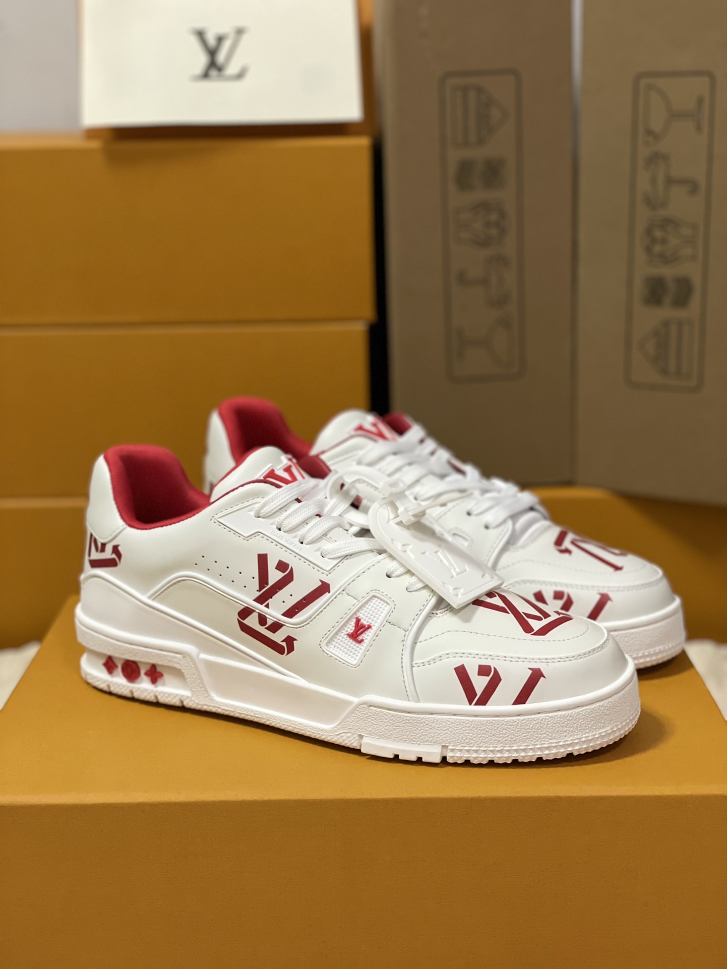 Louis Vuitton Trainer Sneakers Couple Style 1AAGXF