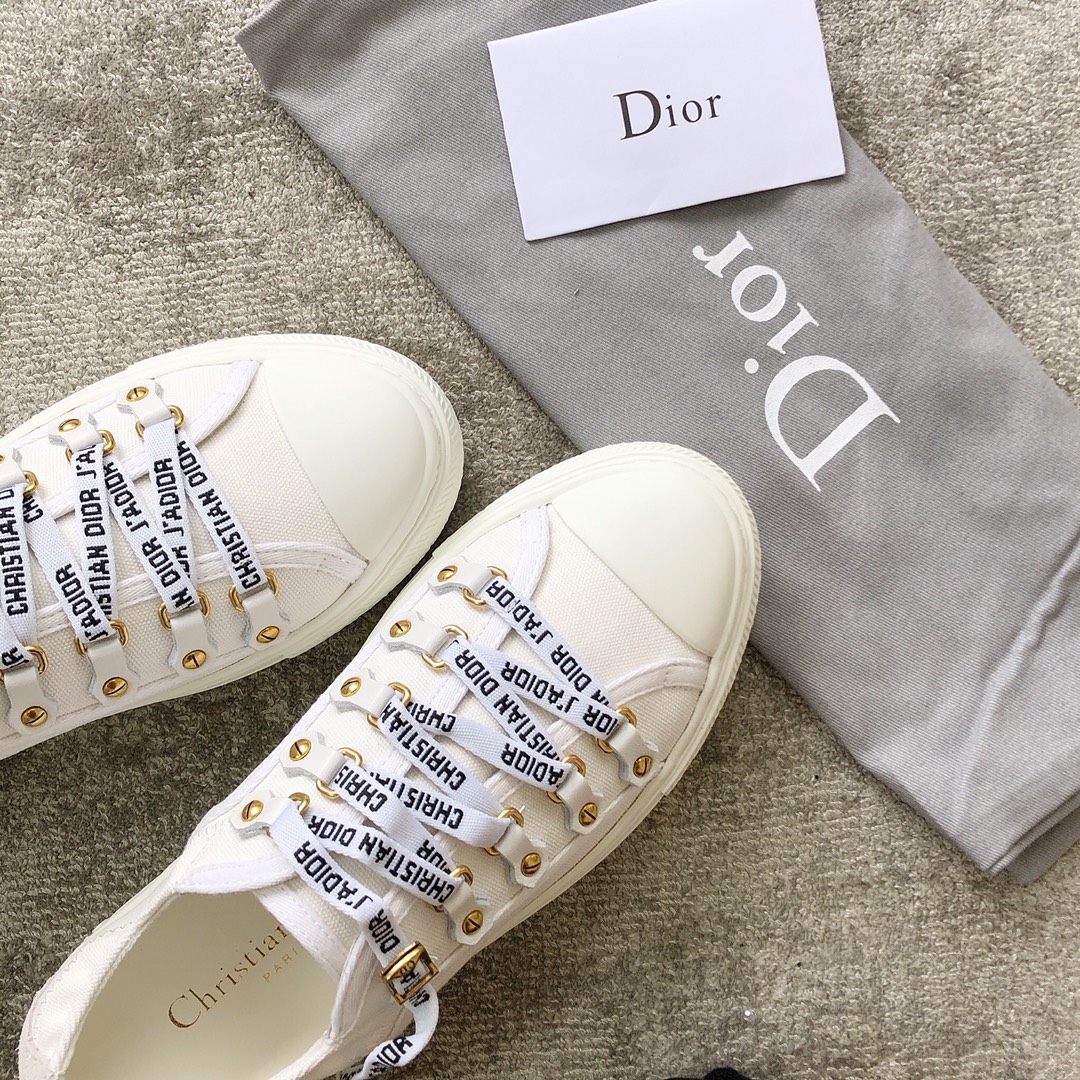 DIOR alphabet shoes white Water-dyed sheepskin lining Private moulded outsole Private moulded brass buckle