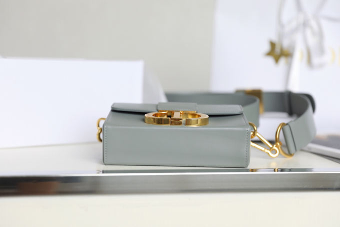 Montaigne Rock Grey 𝙢𝙞𝙣𝙞𝙞 box bag