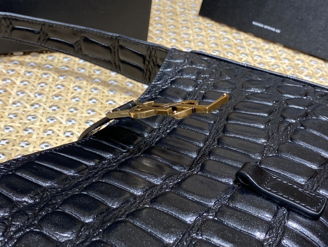 SAINT LAURENT Model: 657228 original leather with stone pattern.JD