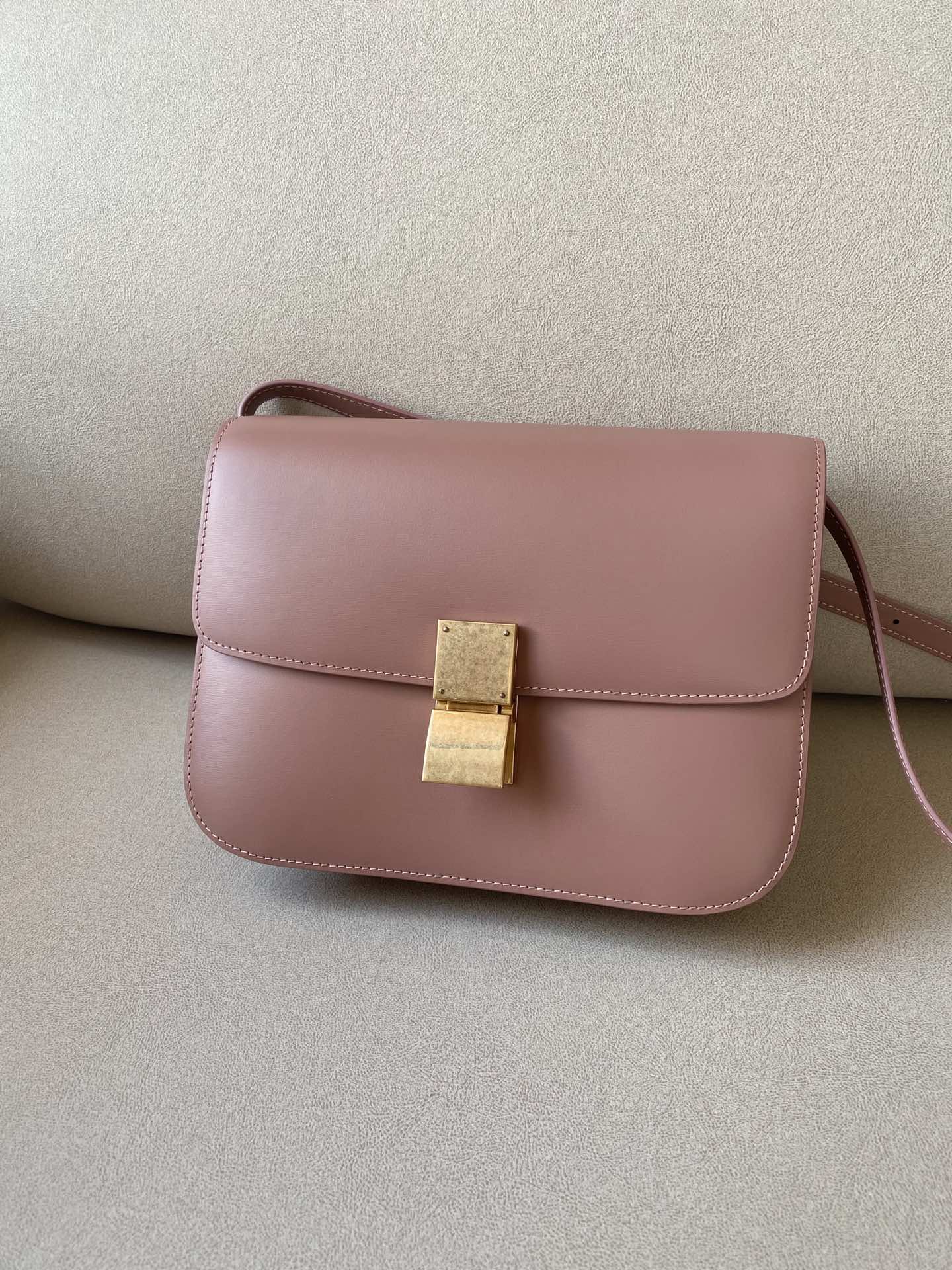 𝐂𝐞𝐥𝐢𝐧𝐞 CLASSIC