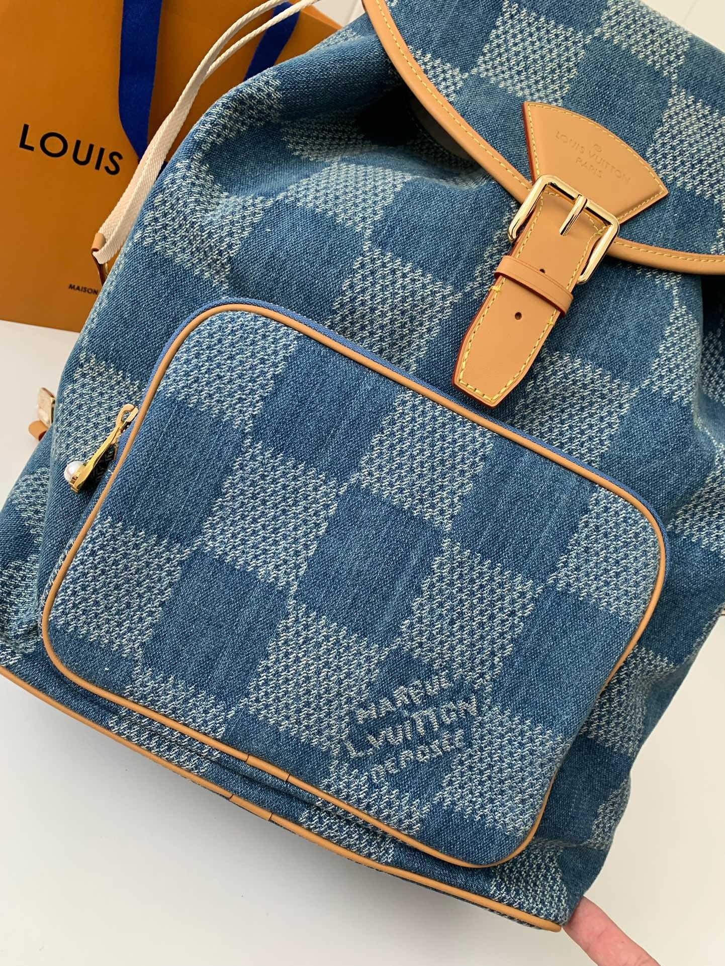 Louis Vuitton Montsouris backpack M40708 Size：32*40*19cm