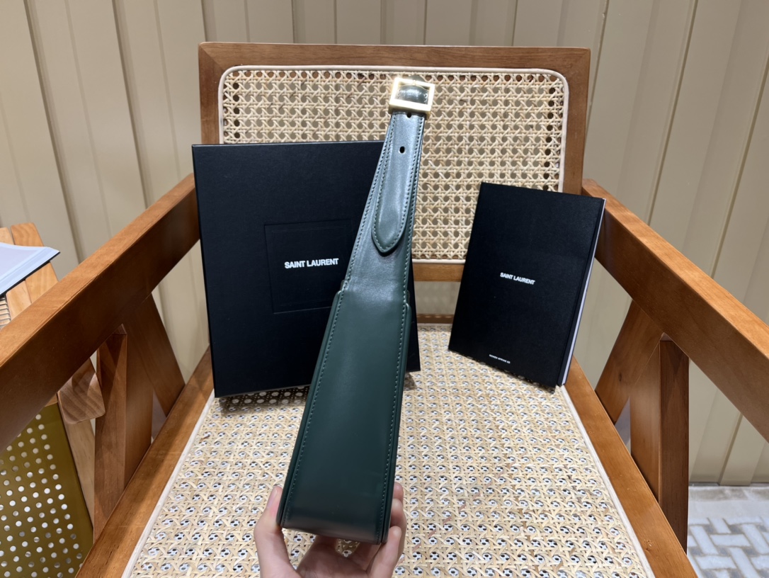 SAINT LAURENT Model: 657228 plain original leather.JD