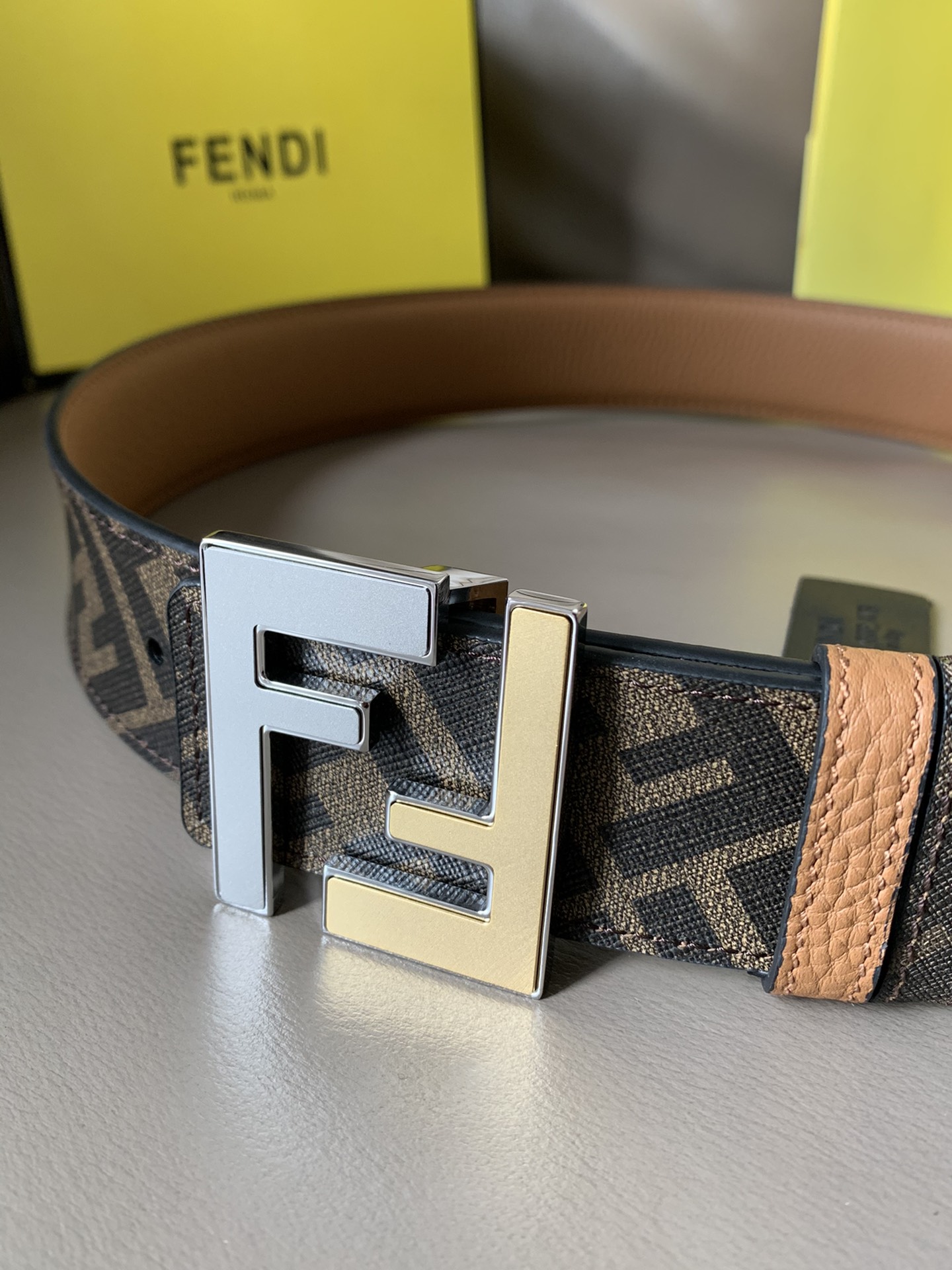 FENDI men's casual reversible belt
