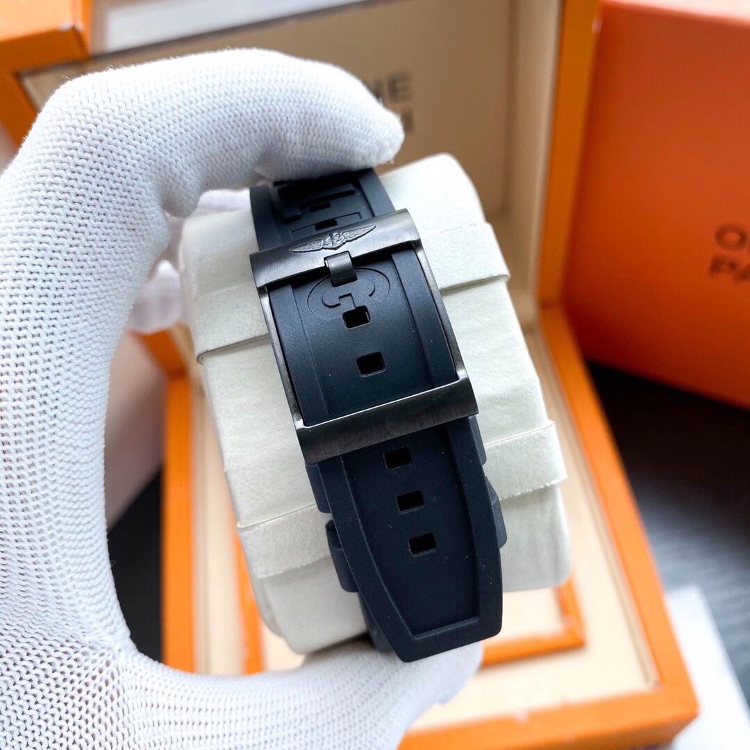 Breitling-GF Breitling Classic Avenger Blackbird Scout with ETA 2824-2 movement