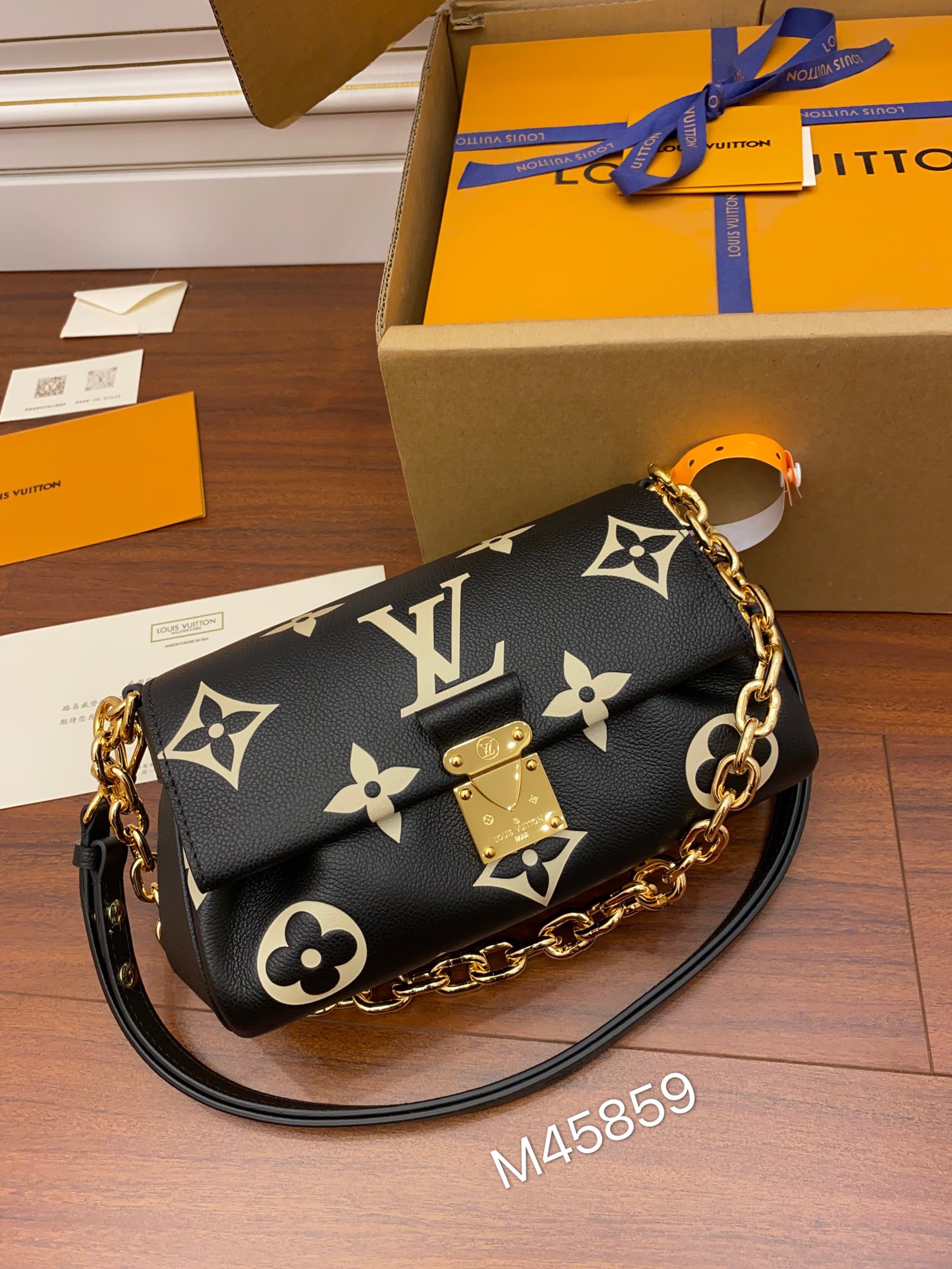 Louis Vuitton  M45859