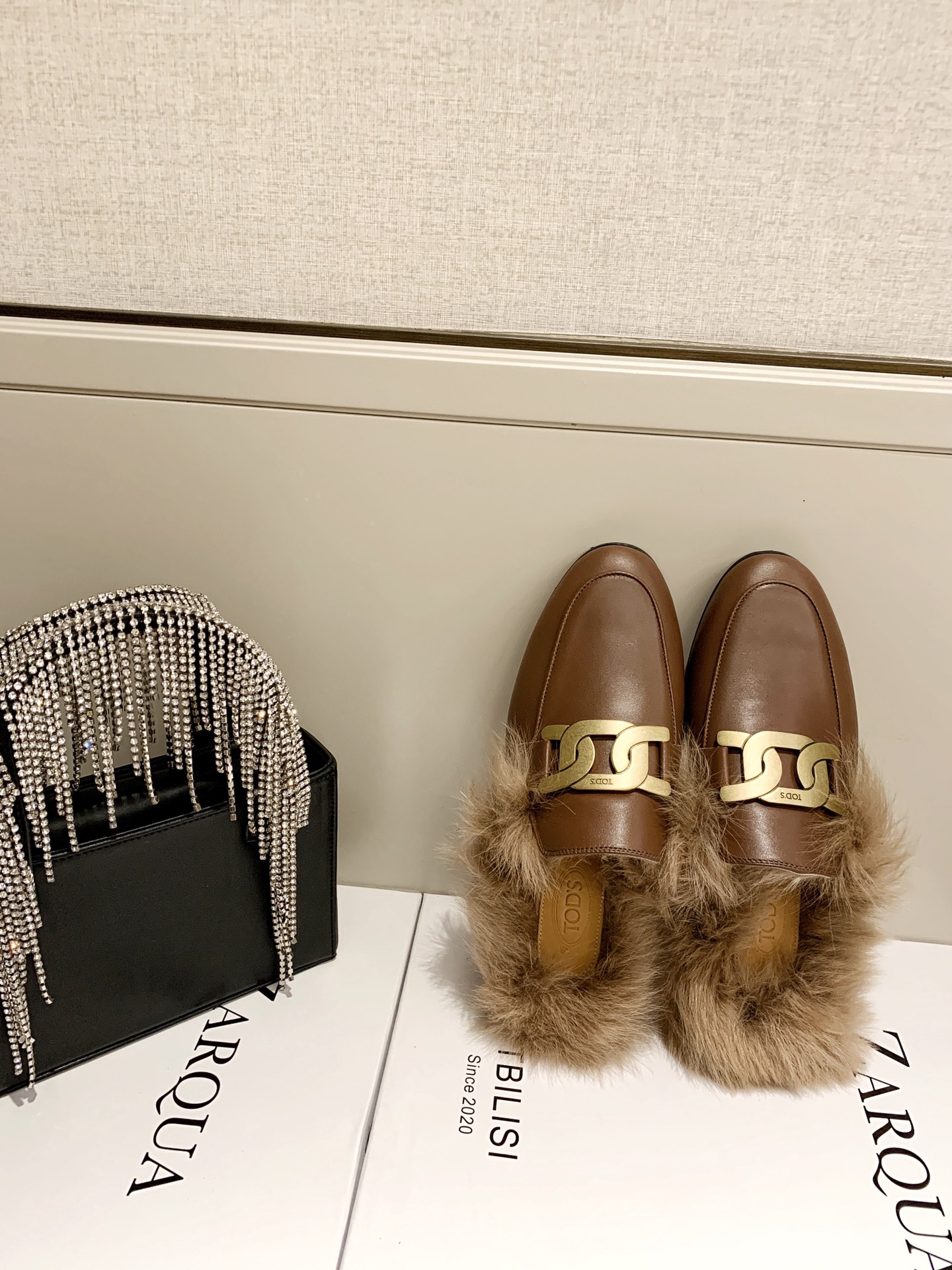 TOD'S 𝙏𝙊𝘿𝙎 2020 autumn and winter new hairy slippers on the new a pair of so fashionable hairy slippers