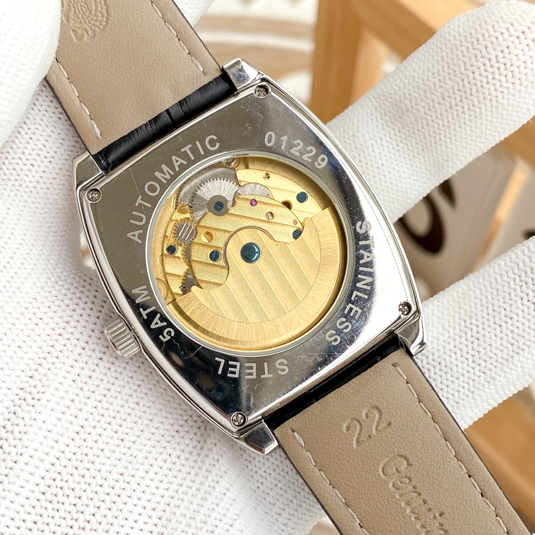 IWC- Fine men's watches, large flywheel design, exquisite skills, unique